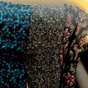 TORRID SKULL LEGGINGS 2